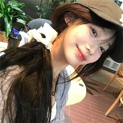 桃花含露又春风